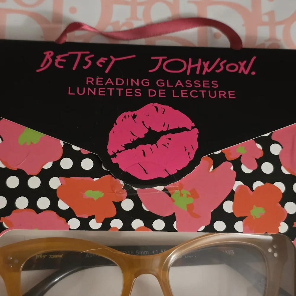 Betsey Johnson 3-pair cat-eye reading glasses set in +1.50 magnification NIB
